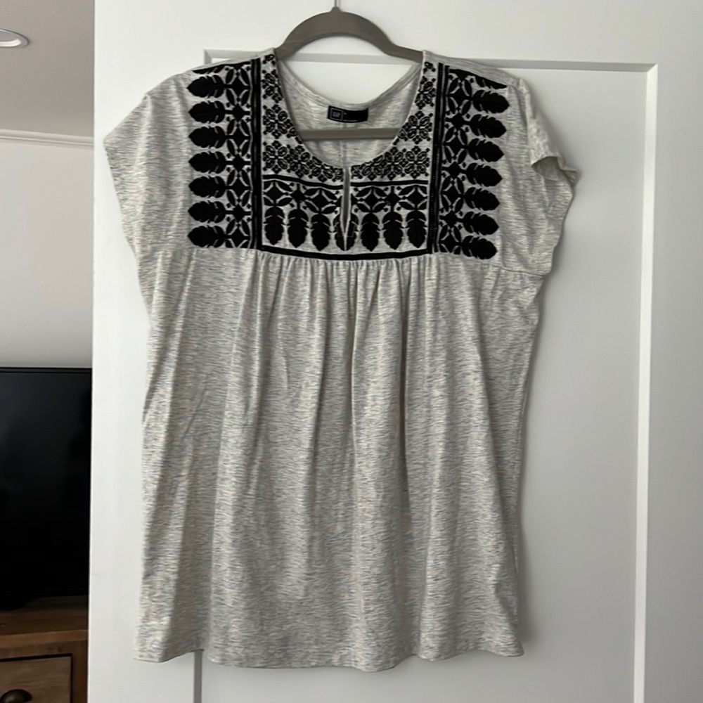 EUC. Gap Embellished Shirt